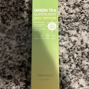 TONYMOLY Green Tea Superlight Daily Defense SPF 50
